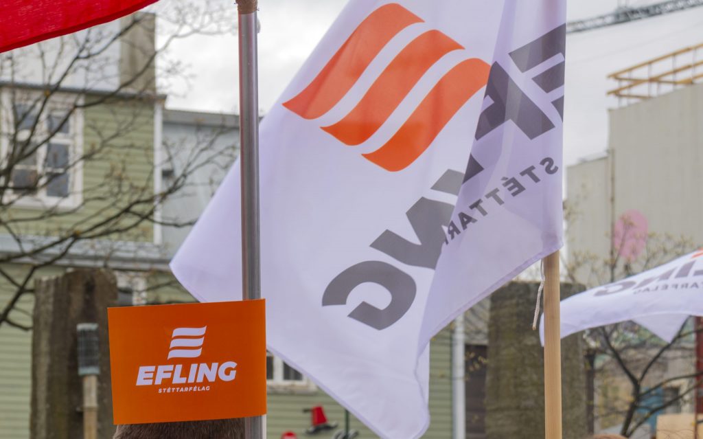 Breyttur afgreiðslutími á föstudögum